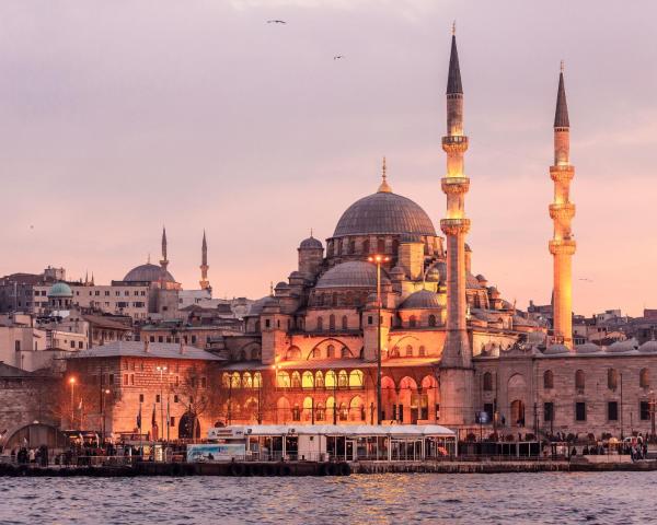 سعر تذكرة الطيران من مصر لتركيا بالدولار
